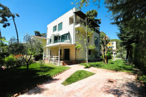 Fire Place Villa, Kavajë